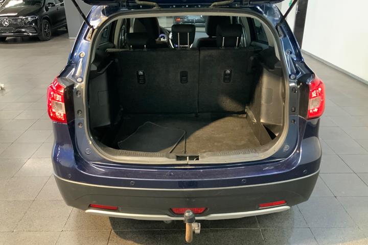Blå Suzuki S-Cross fra 2016