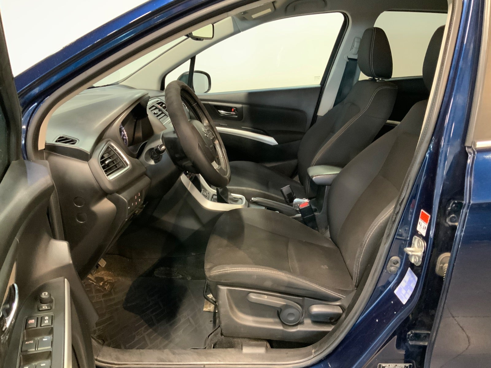 Blå Suzuki S-Cross fra 2016