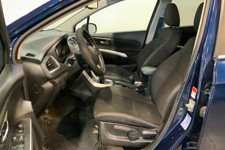 Blå Suzuki S-Cross fra 2016