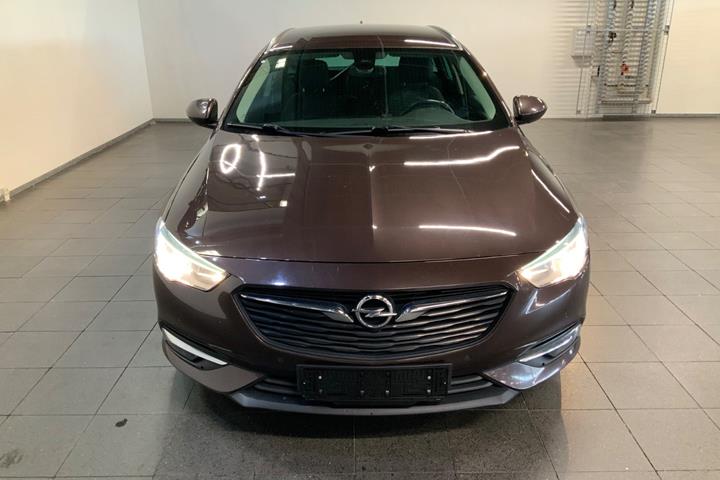 Brun Opel Insignia fra 2018