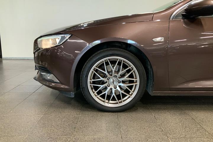 Brun Opel Insignia fra 2018