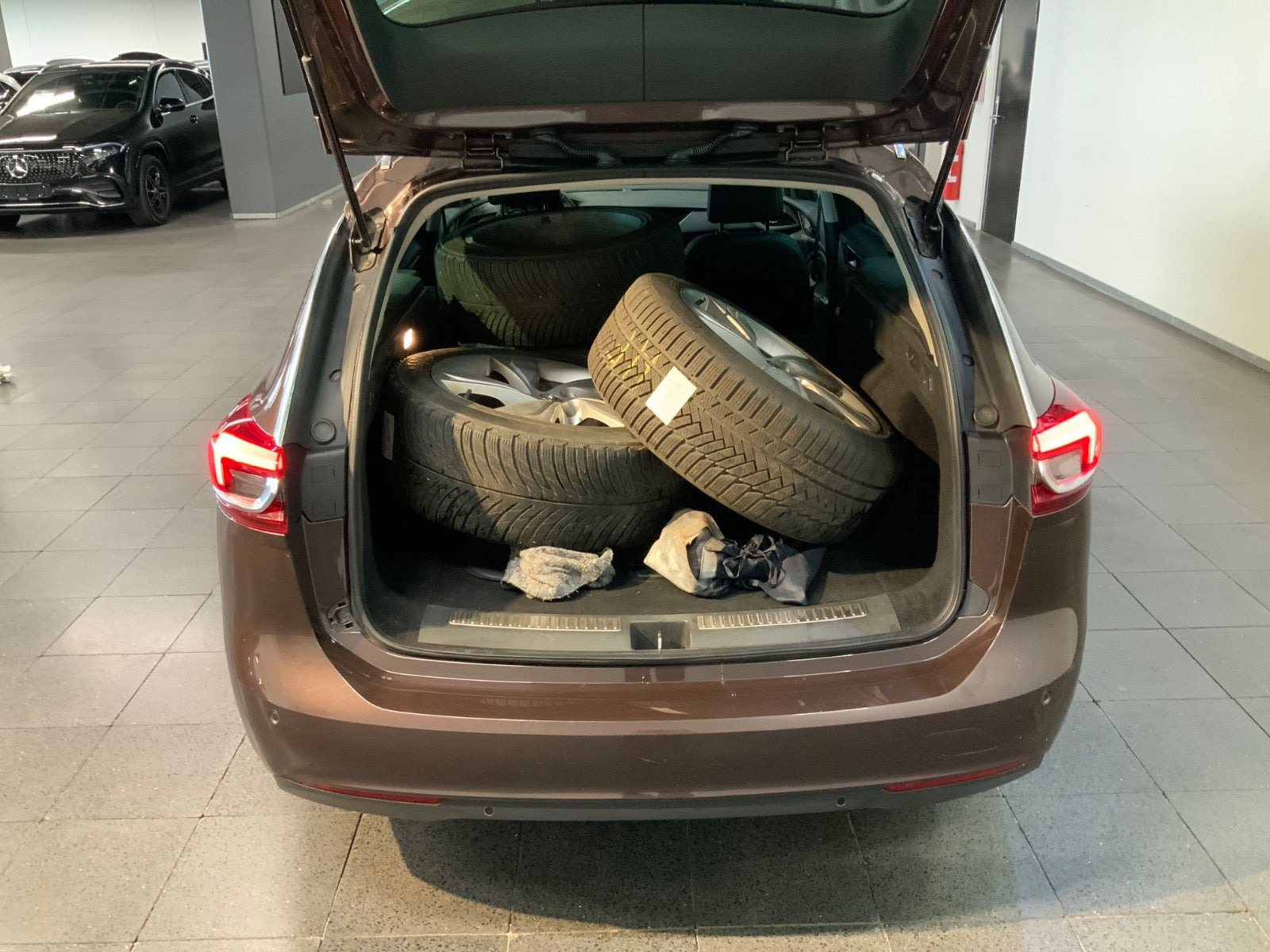 Brun Opel Insignia fra 2018
