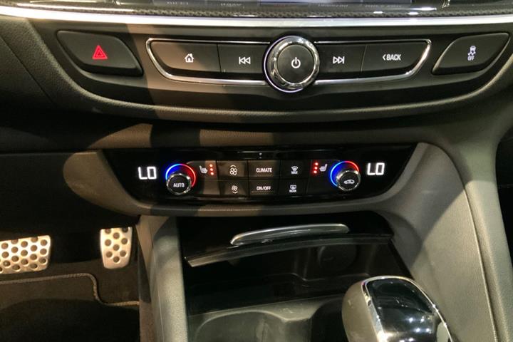 Brun Opel Insignia fra 2018