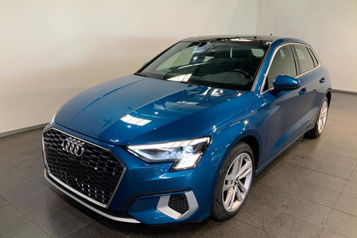 Blå Audi A3 fra 2021