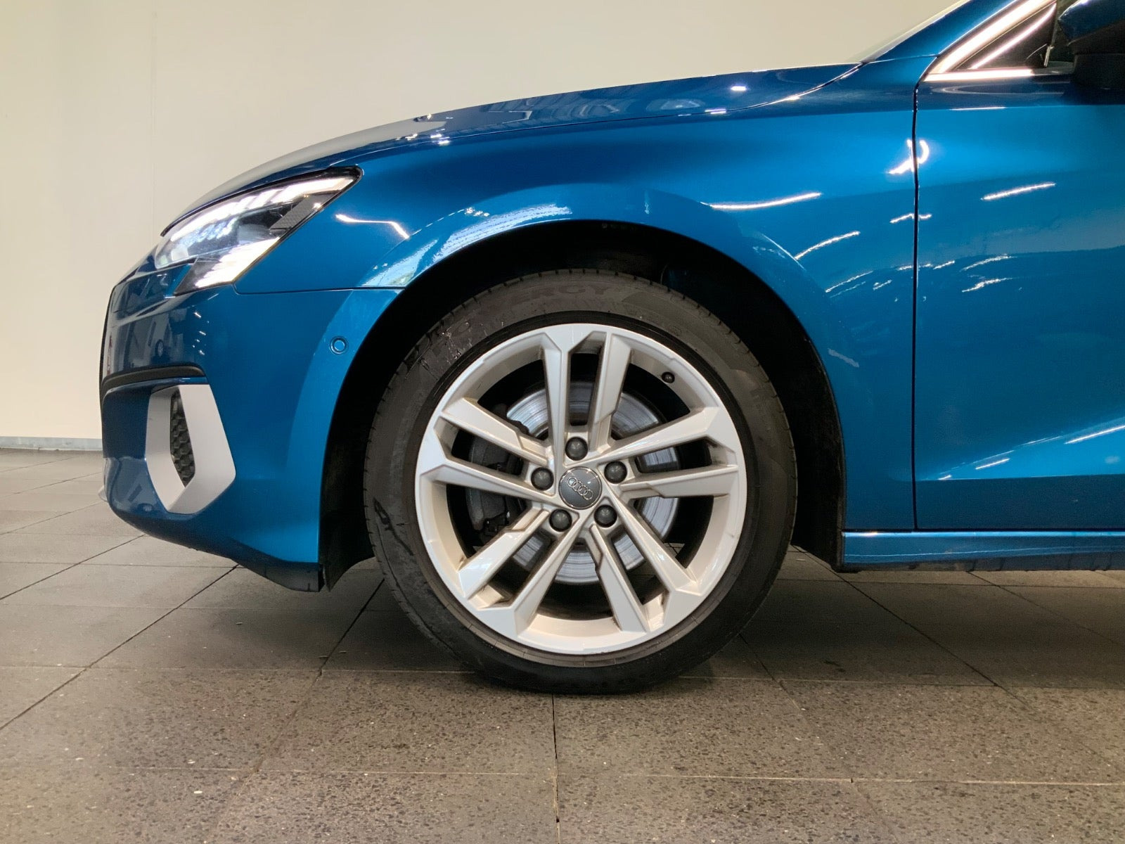 Blå Audi A3 fra 2021