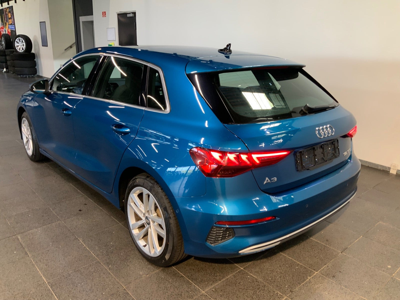 Blå Audi A3 fra 2021