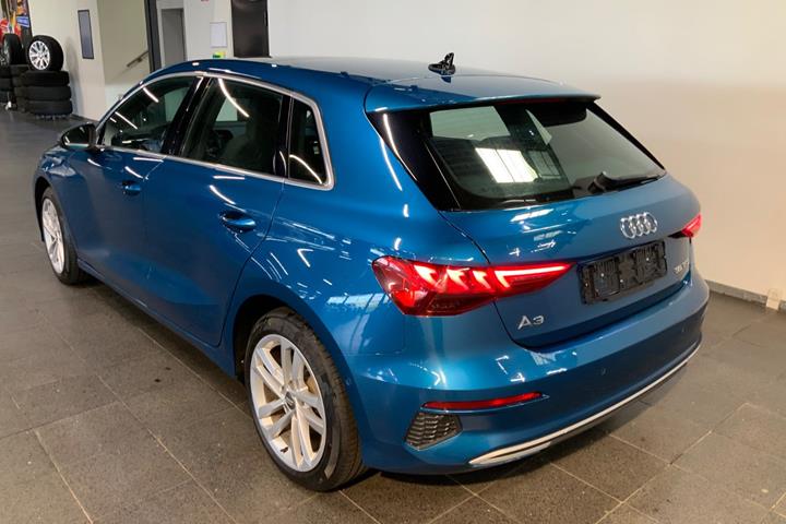 Blå Audi A3 fra 2021