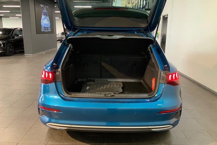 Blå Audi A3 fra 2021