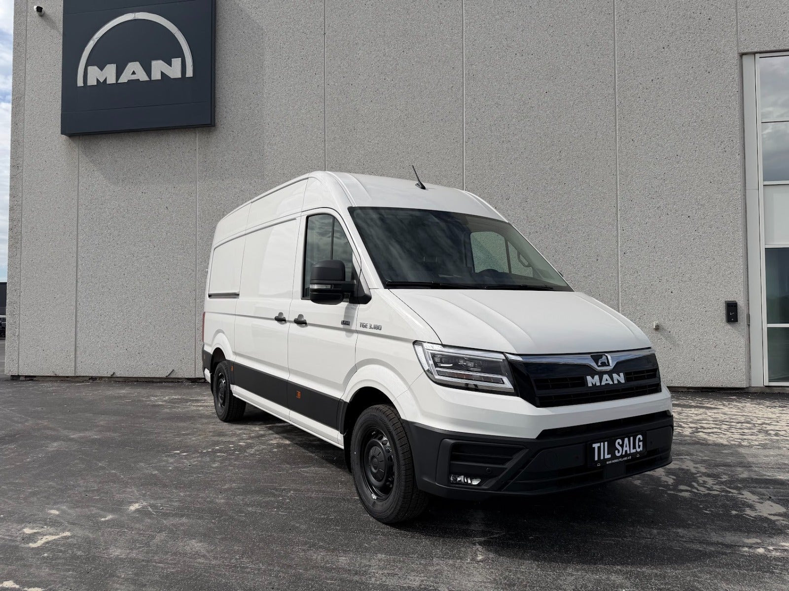 MAN TGE 2,0 3.180 Kassevogn L3H3 aut. AWD