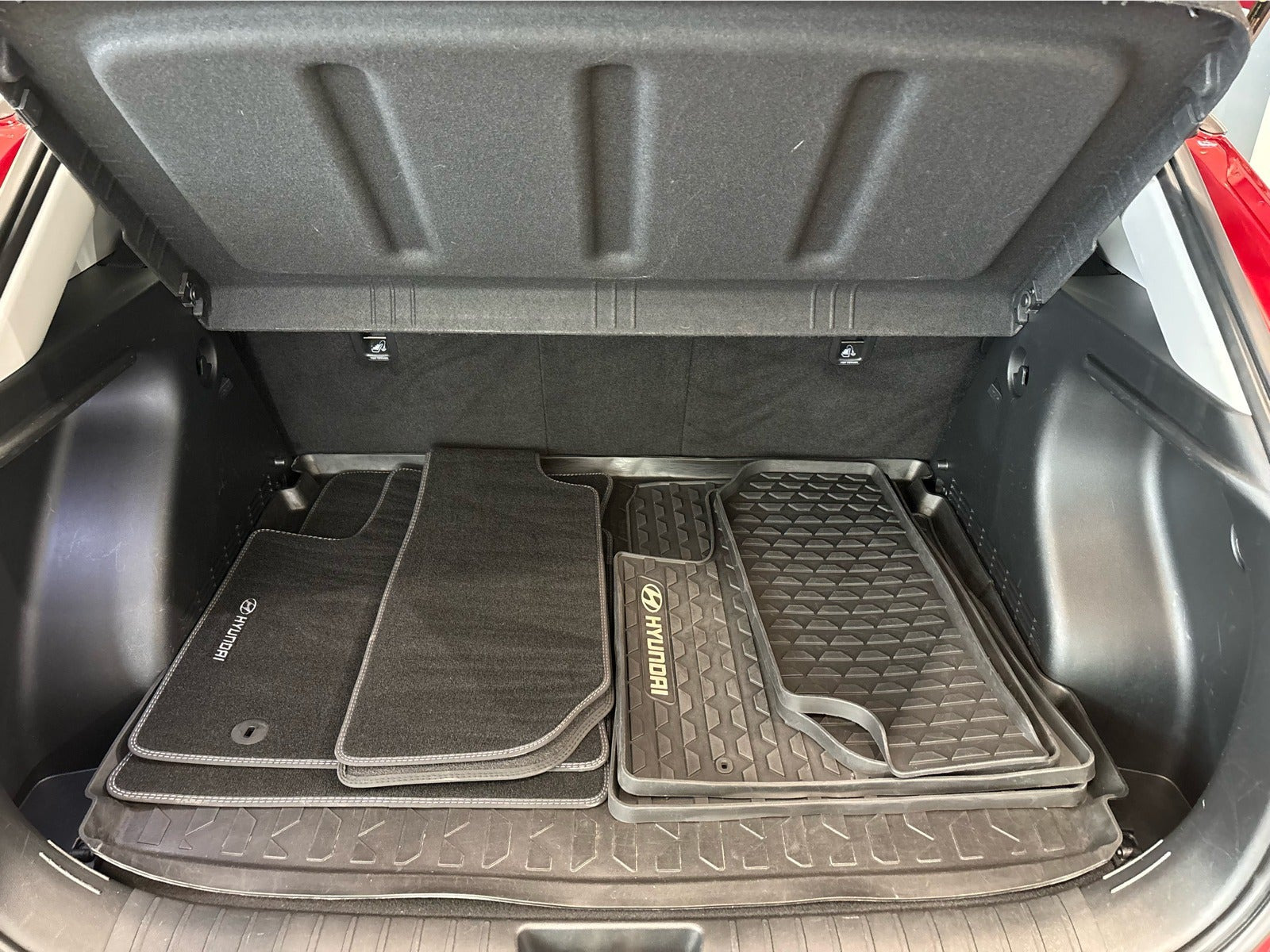 Rød Hyundai Kona fra 2024