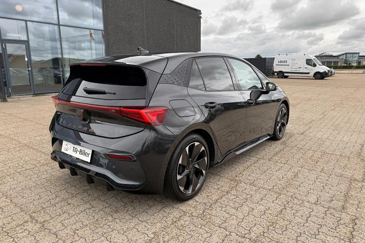 Grå Cupra Born fra 2023