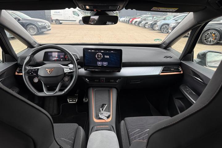 Grå Cupra Born fra 2023