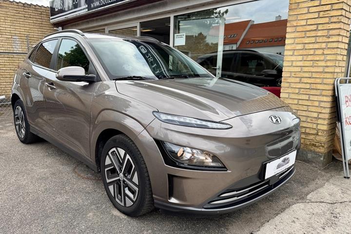 Grå Hyundai Kona fra 2022