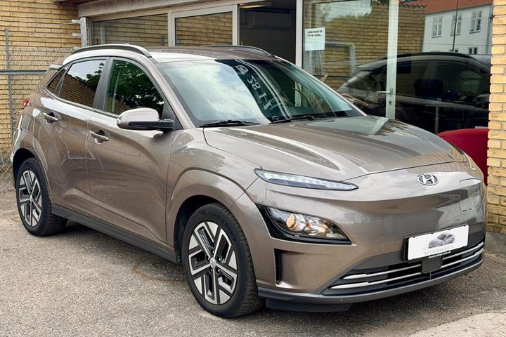 Grå Hyundai Kona fra 2022