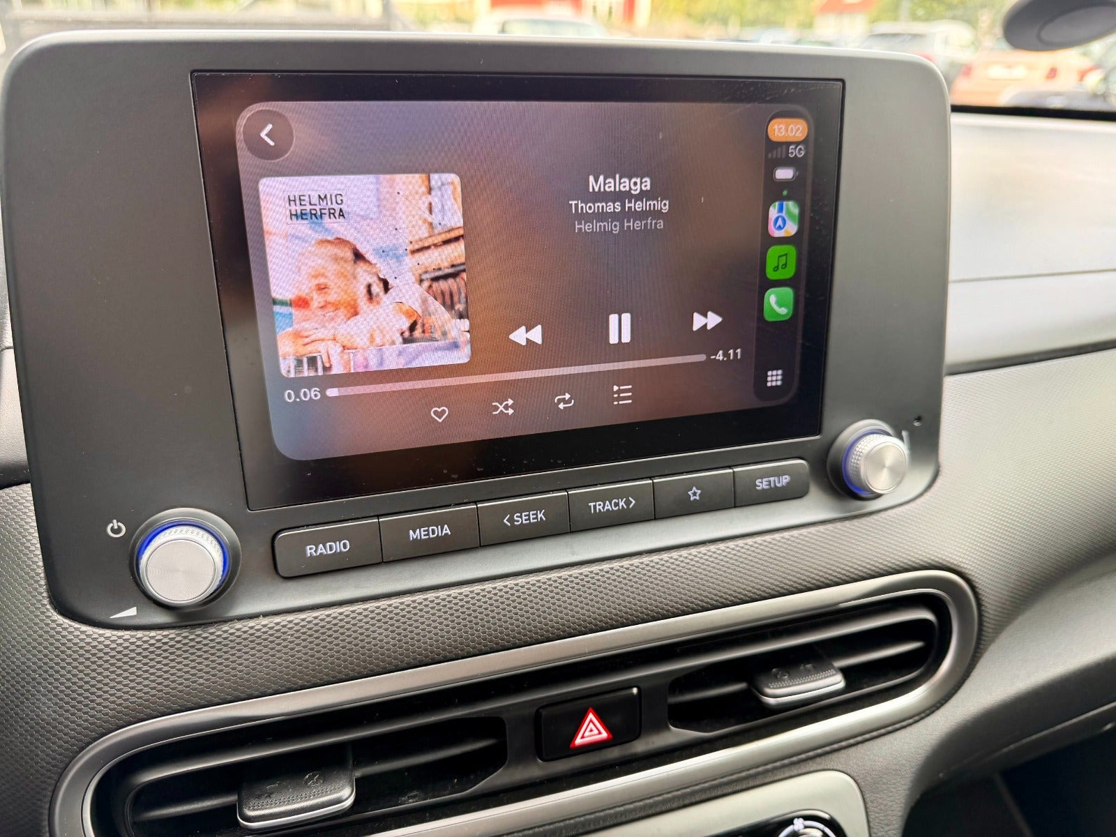 Grå Hyundai Kona fra 2022