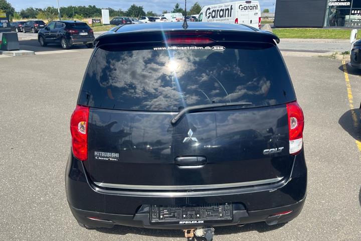 Sort Mitsubishi Colt fra 2010