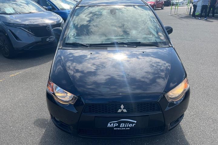 Sort Mitsubishi Colt fra 2010