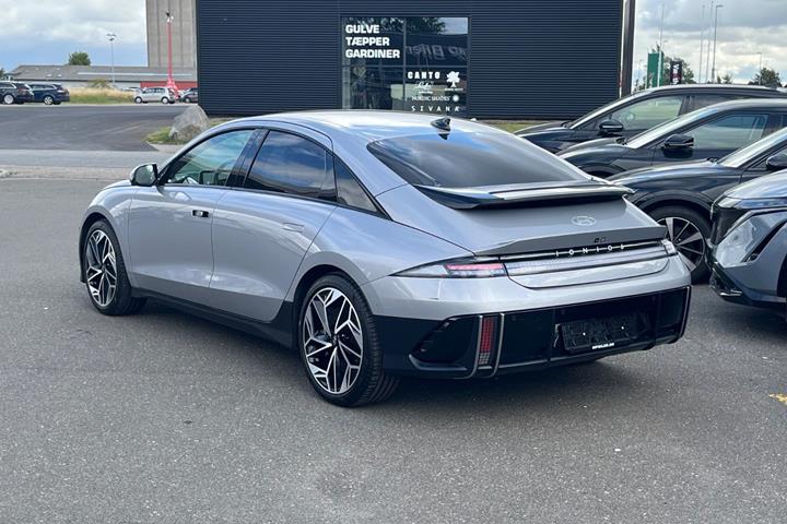 Sølv Hyundai Ioniq 6 fra 2023