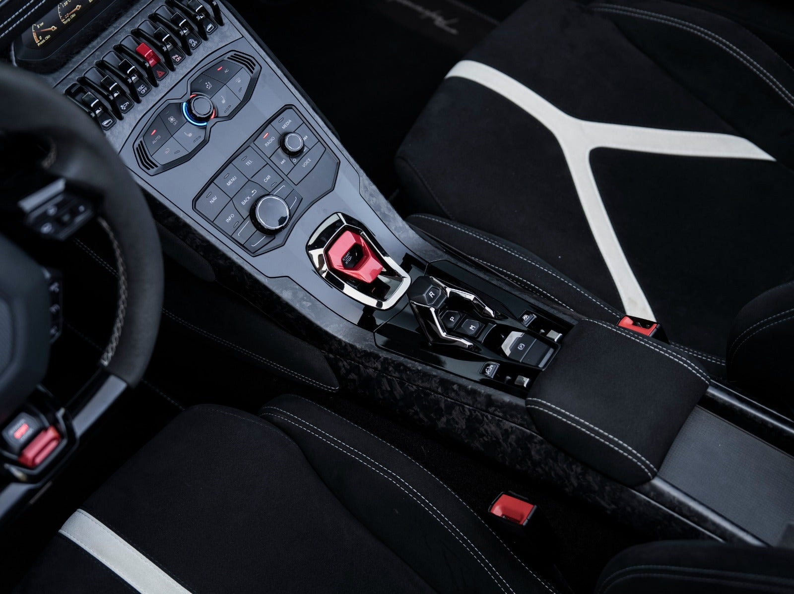 Hvid Lamborghini Huracan fra 2018