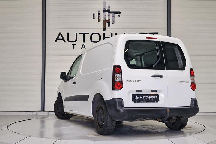 Hvid Peugeot Partner fra 2016