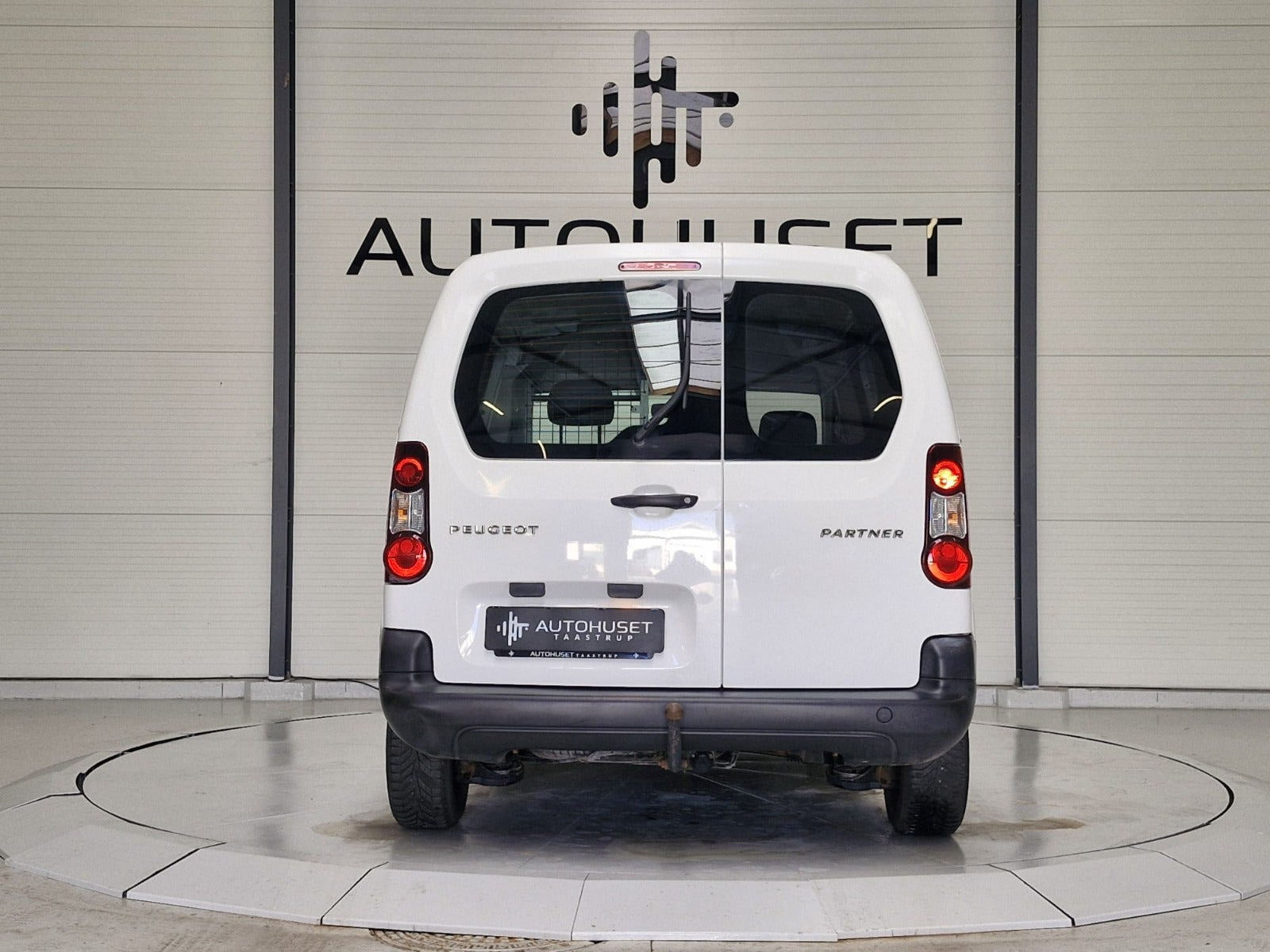 Hvid Peugeot Partner fra 2016