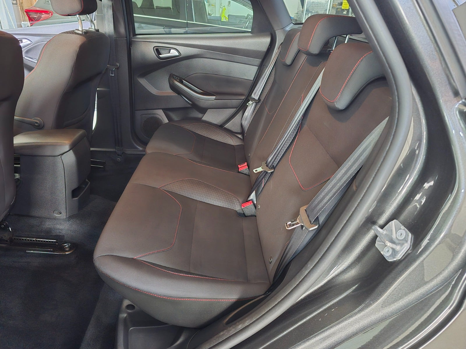 Grå Ford Focus fra 2017