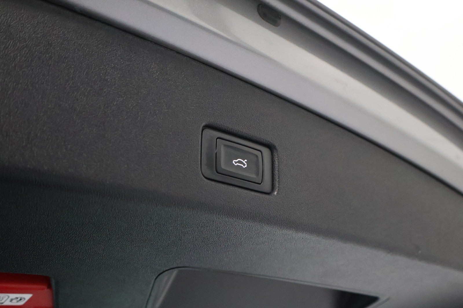 Grå Audi Q4 e-tron fra 2024