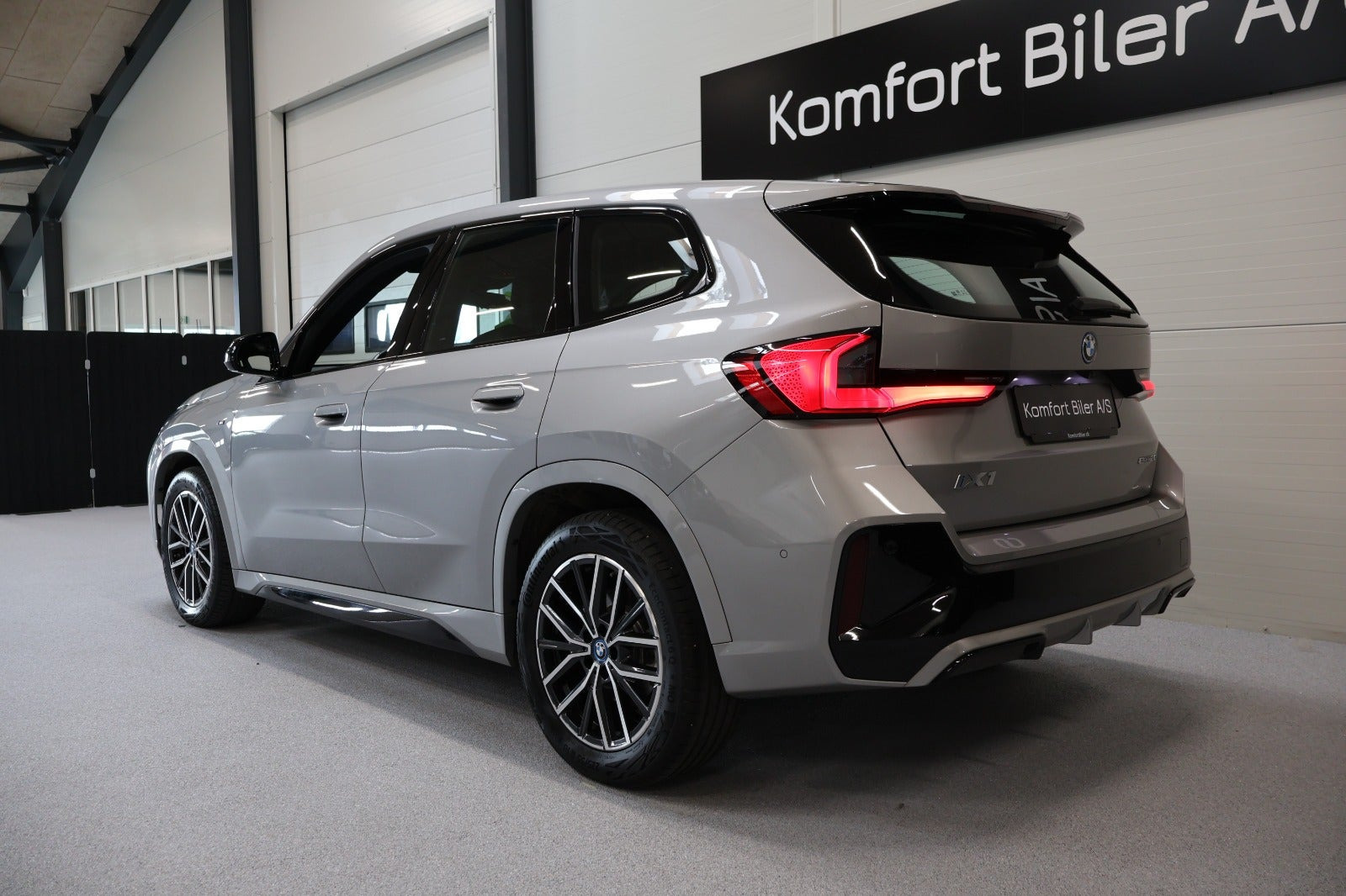 Sølv BMW iX1 fra 2024