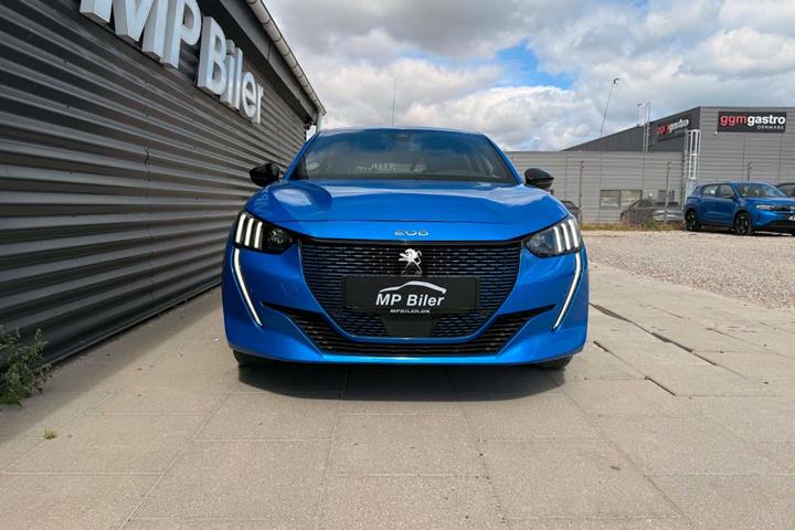 Grøn Peugeot e-208 fra 2022