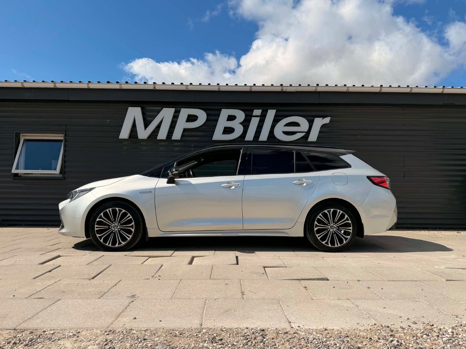 Sølv Toyota Corolla fra 2019