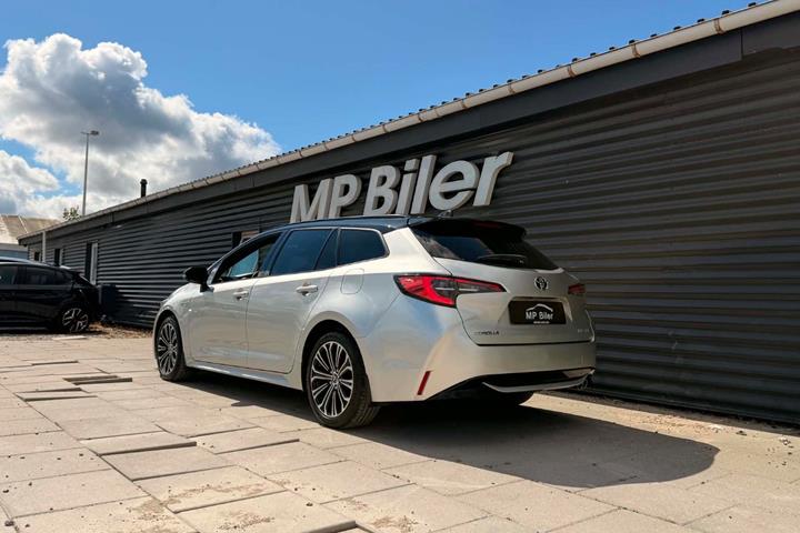 Sølv Toyota Corolla fra 2019