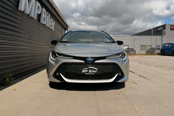 Sølv Toyota Corolla fra 2019