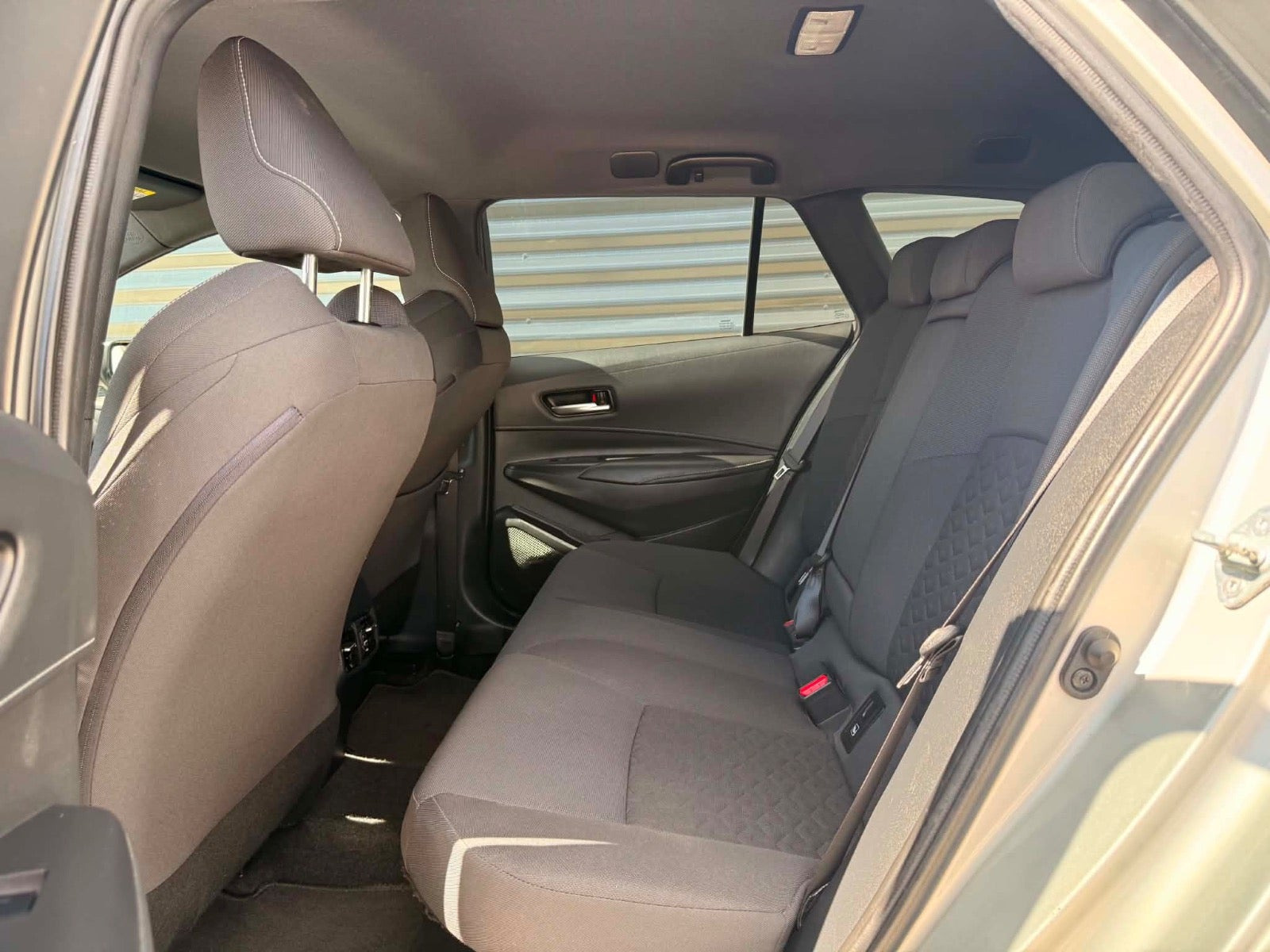 Sølv Toyota Corolla fra 2019