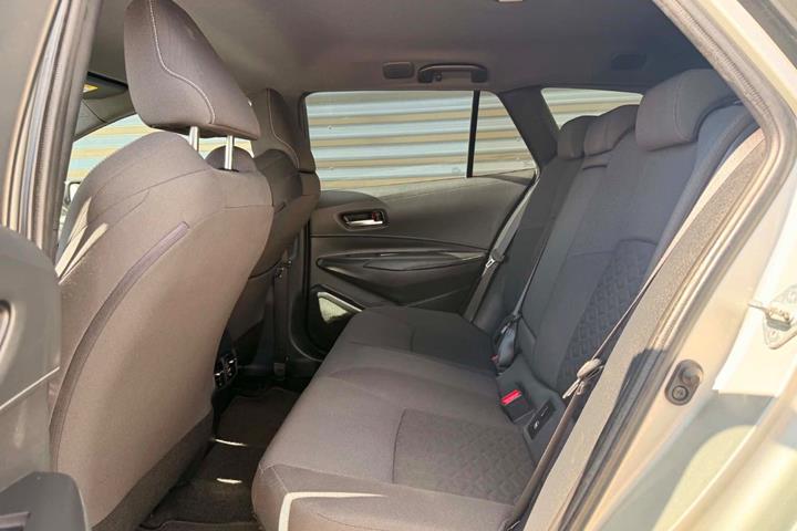 Sølv Toyota Corolla fra 2019