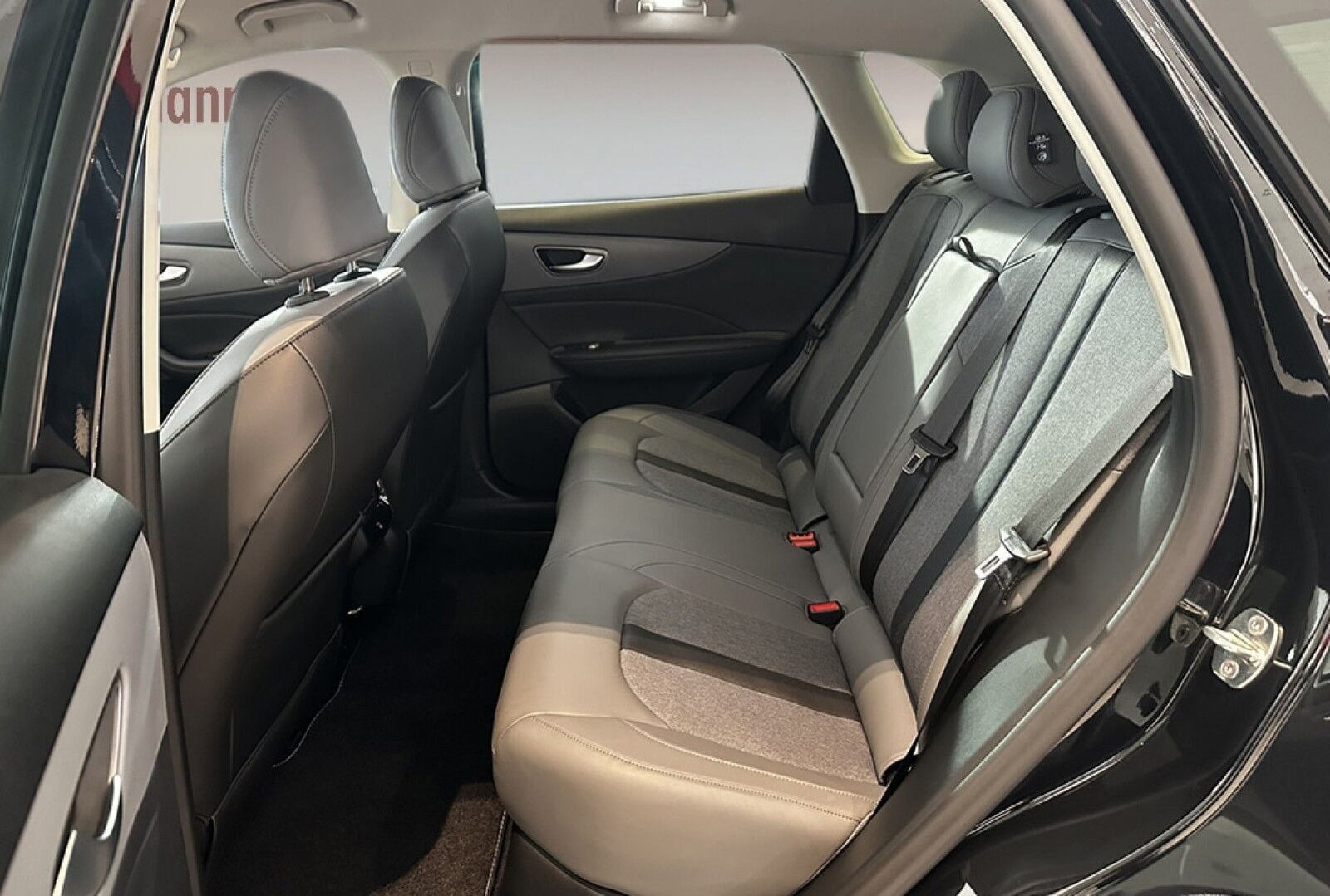 Sort MG MGS5 fra 2025