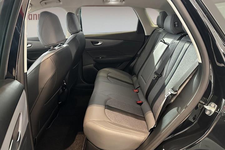 Sort MG MGS5 fra 2025