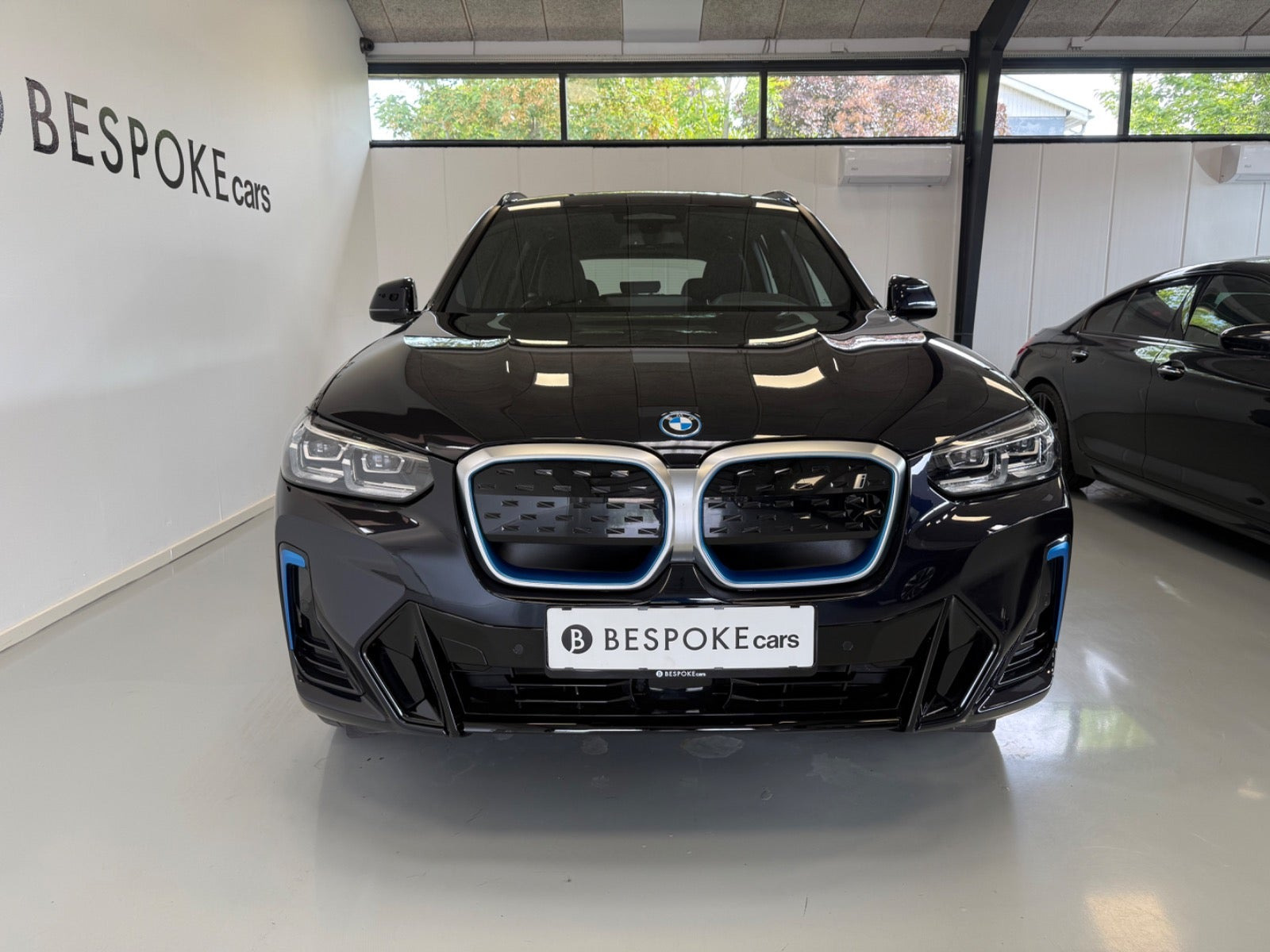 Sort BMW iX3 fra 2023