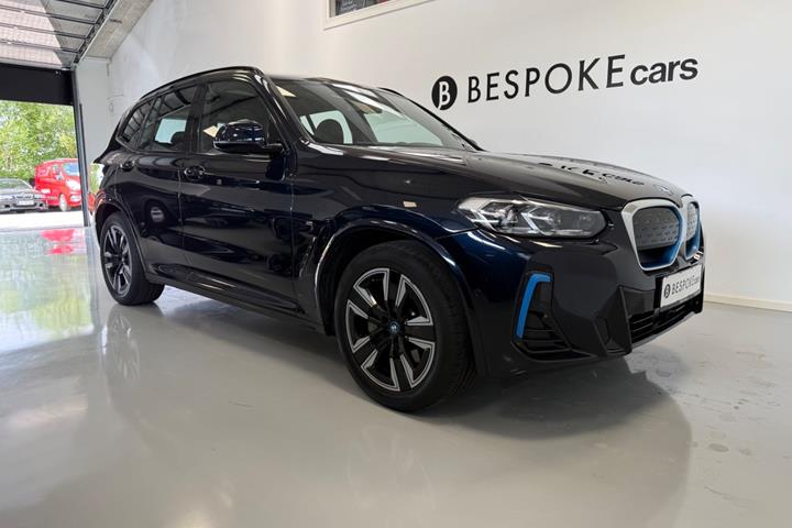 Sort BMW iX3 fra 2023
