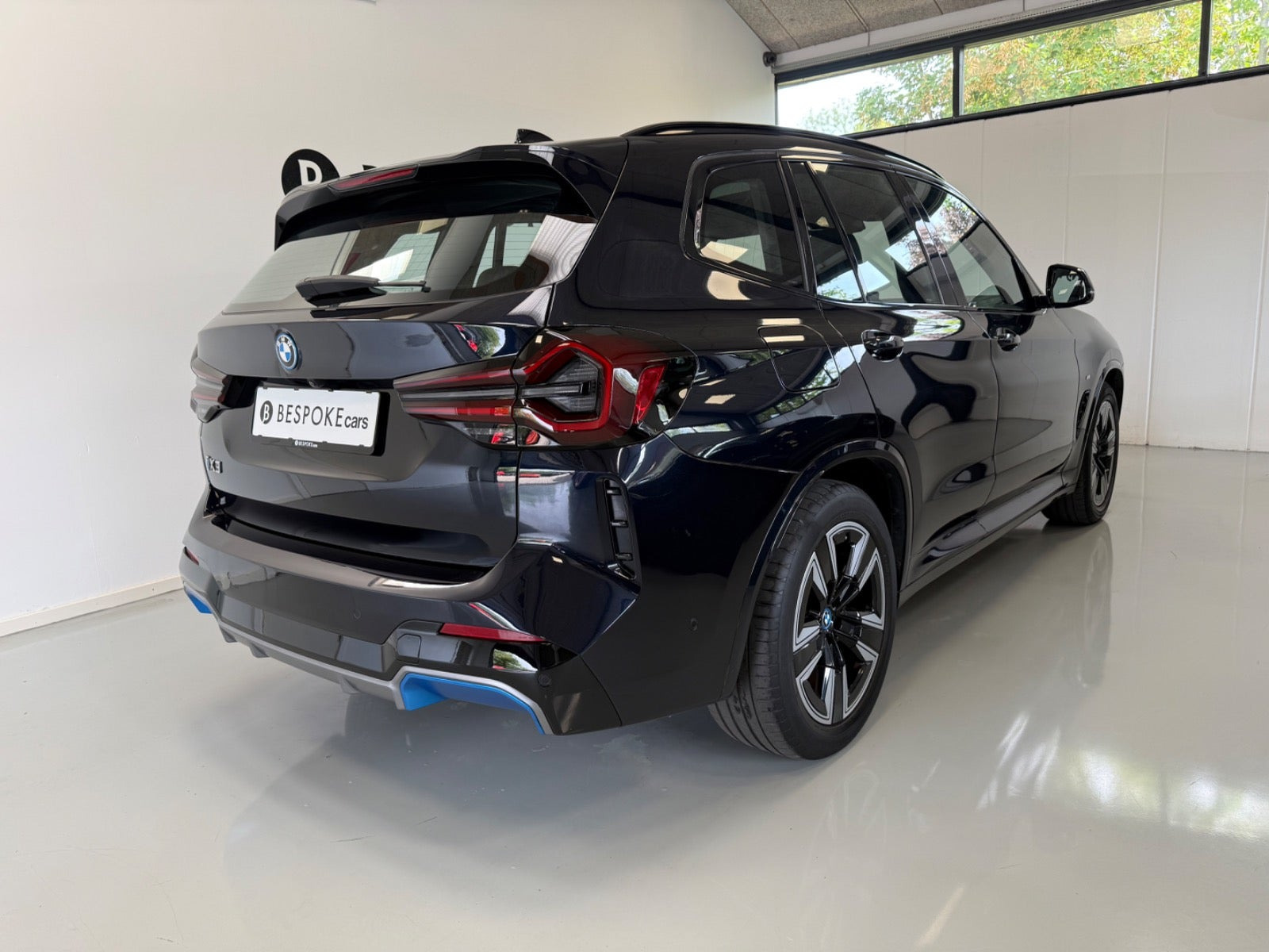 Sort BMW iX3 fra 2023