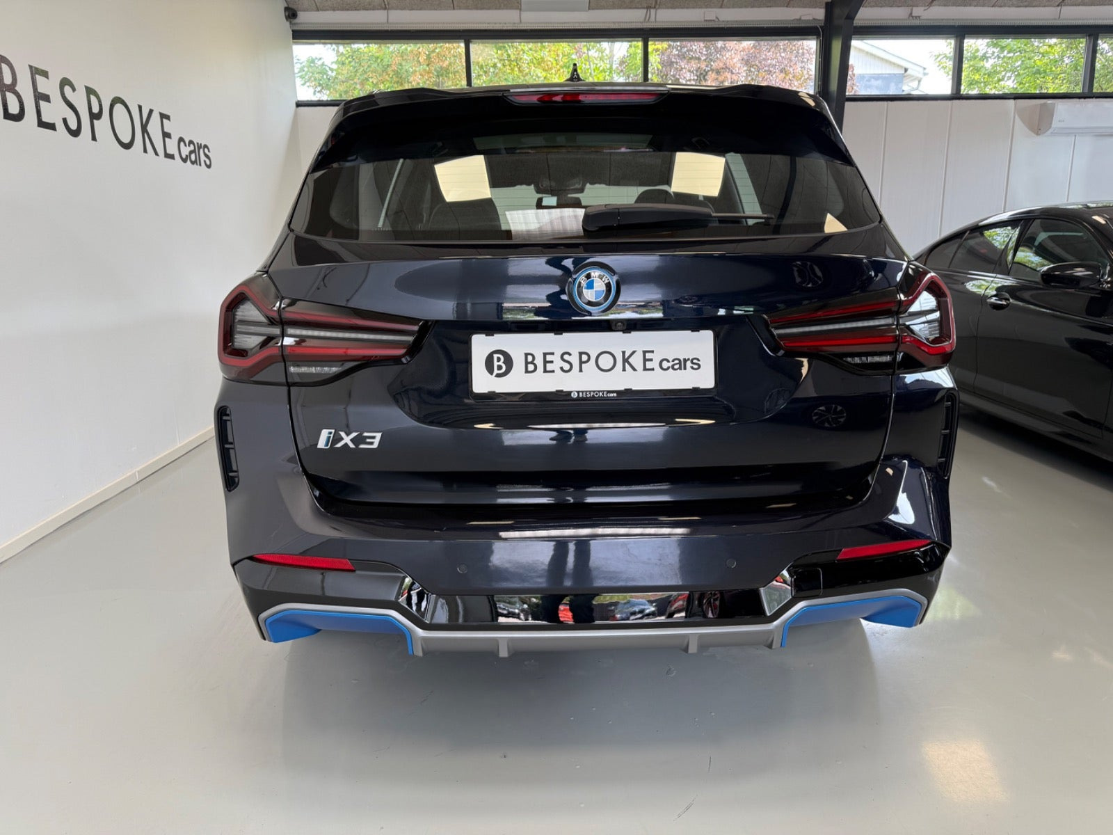 Sort BMW iX3 fra 2023