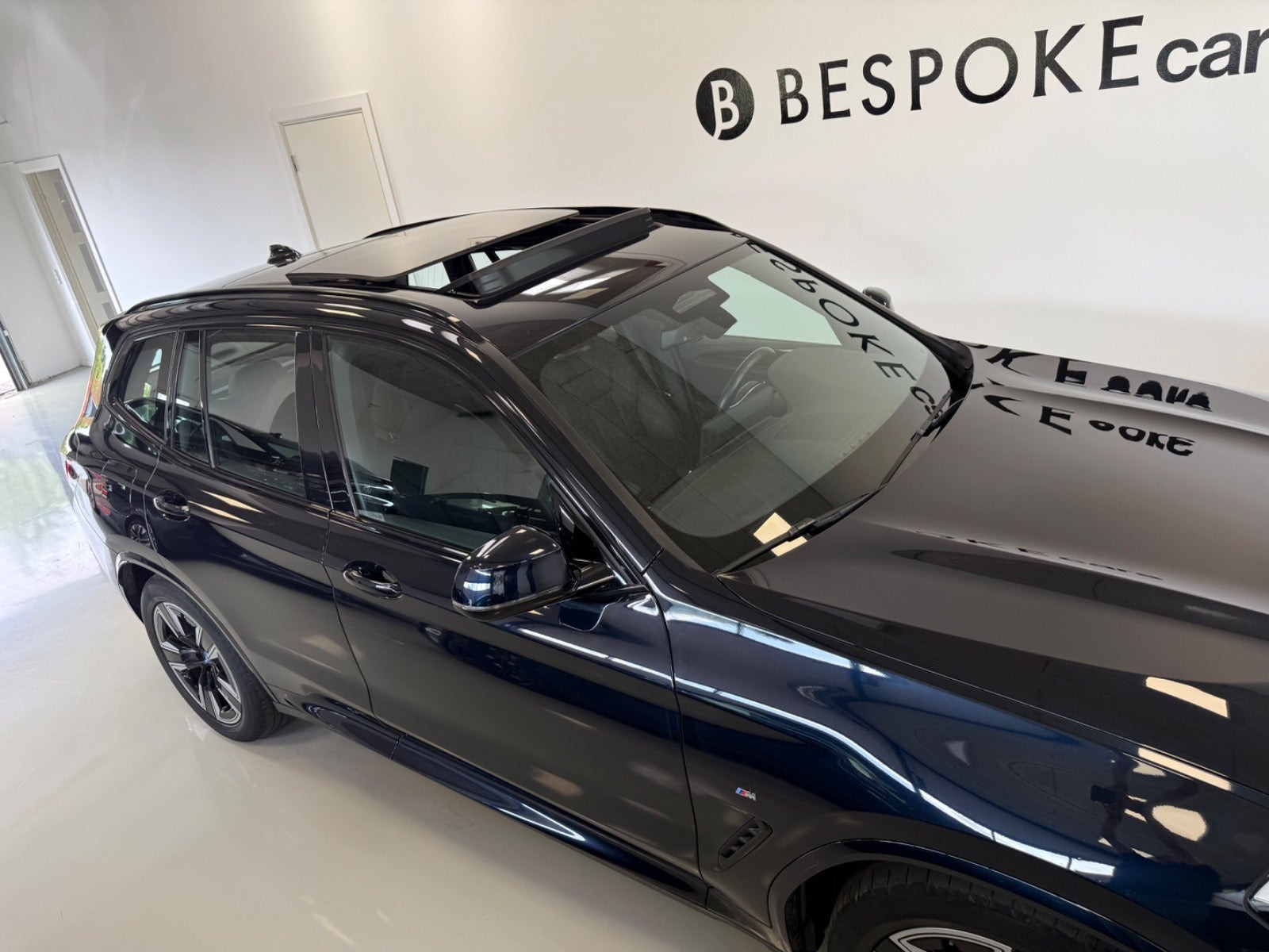 Sort BMW iX3 fra 2023