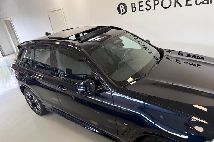 Sort BMW iX3 fra 2023