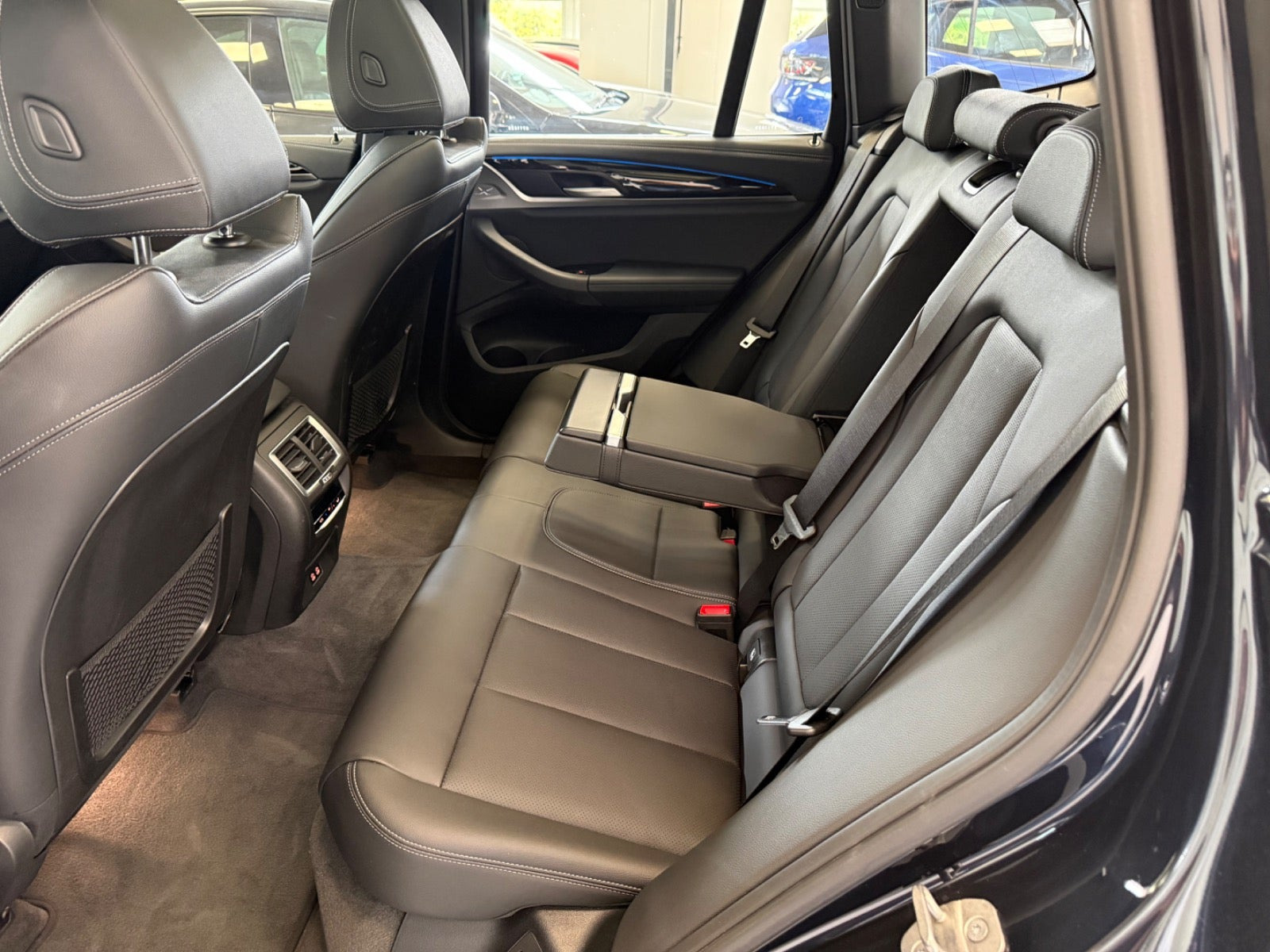 Sort BMW iX3 fra 2023