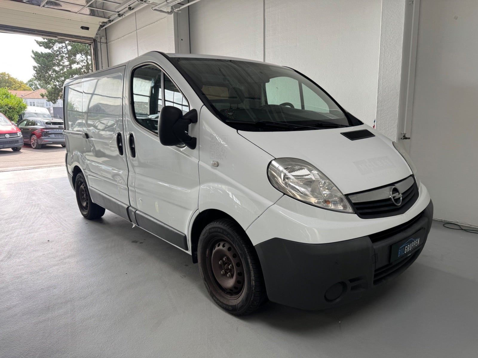 Hvid Opel Vivaro fra 2014