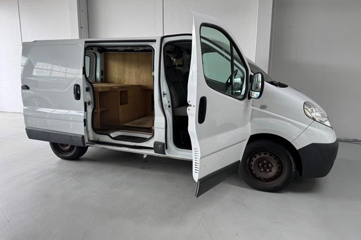 Hvid Opel Vivaro fra 2014