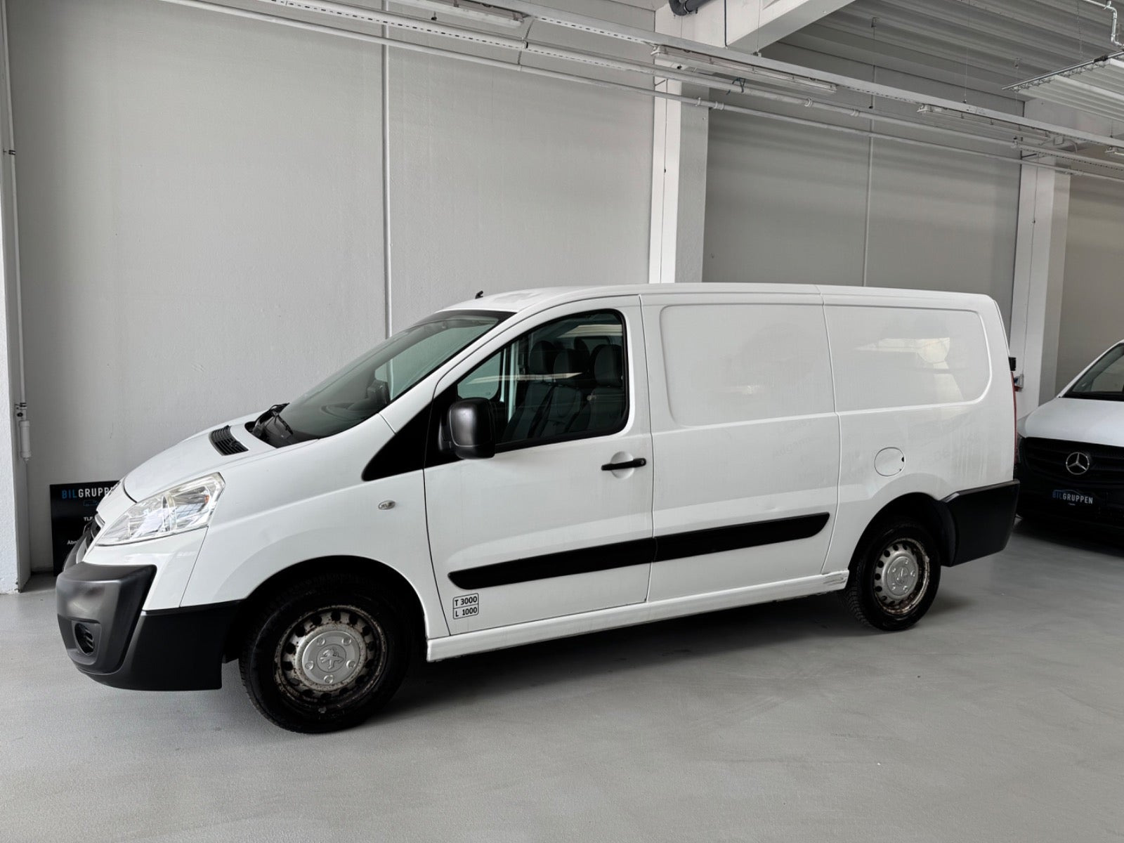 Hvid Peugeot Expert fra 2012