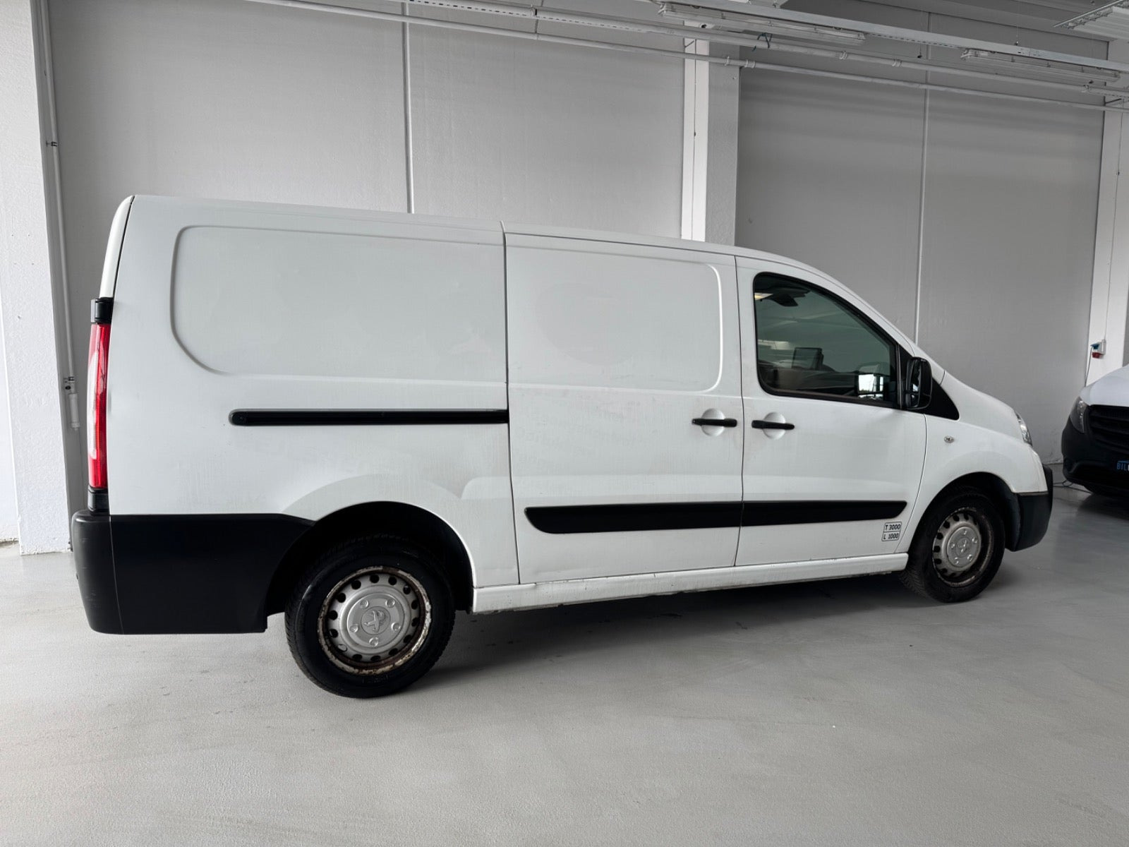 Hvid Peugeot Expert fra 2012