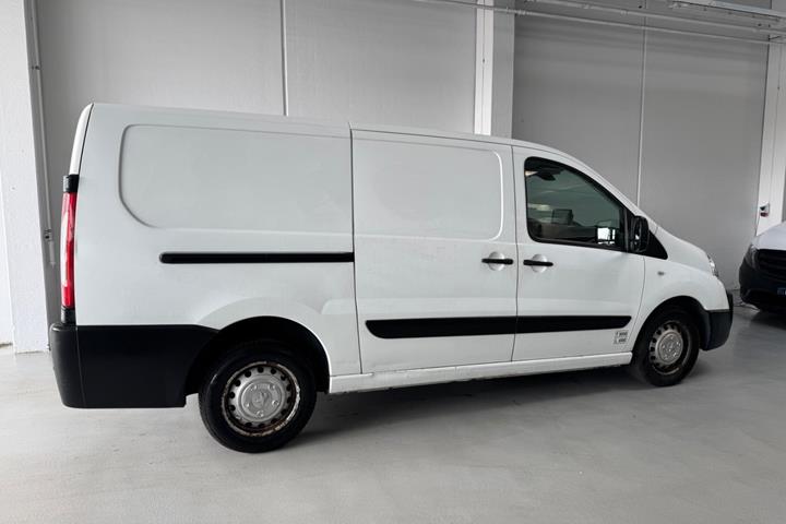 Hvid Peugeot Expert fra 2012