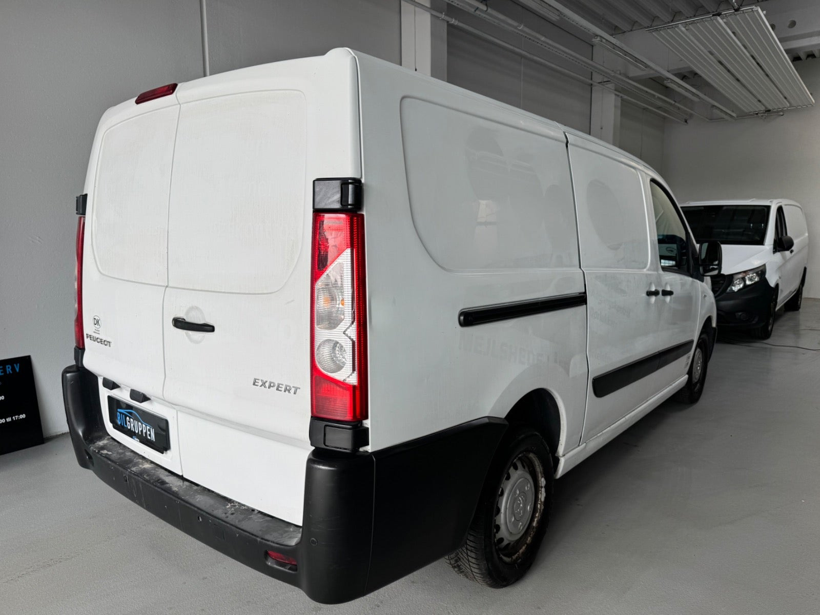 Hvid Peugeot Expert fra 2012