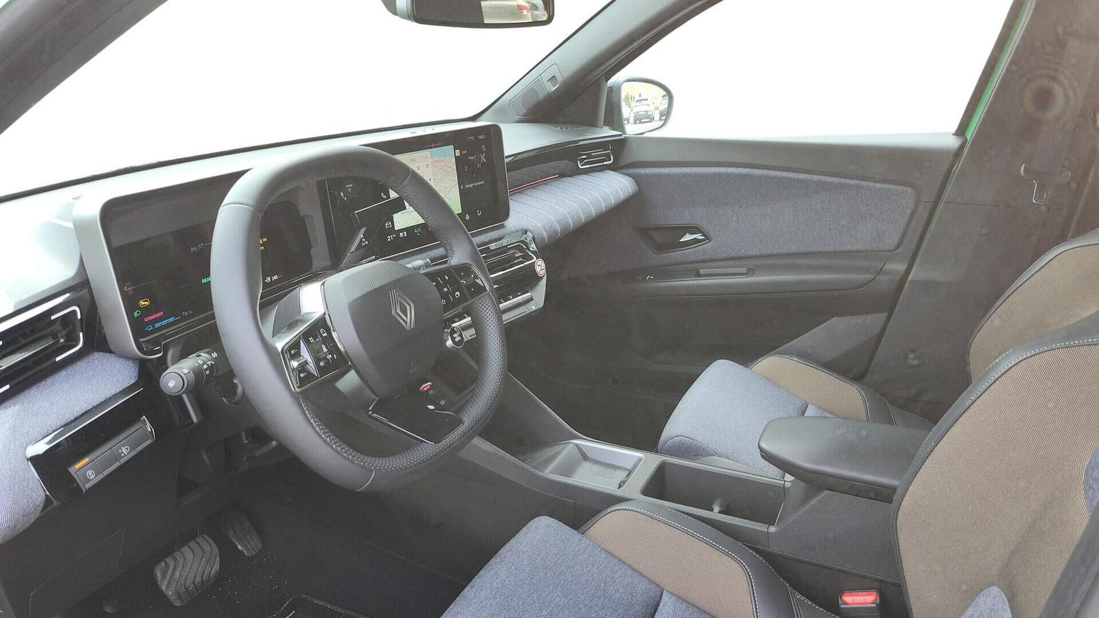 Grøn Renault 5 E-Tech fra 2025